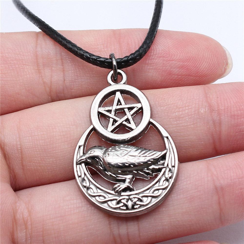 Pěticípá hvězda Slunce Měsíc Pentagram Nebeský přívěsek Starožitný bronzový kov Párový náhrdelník Trendy