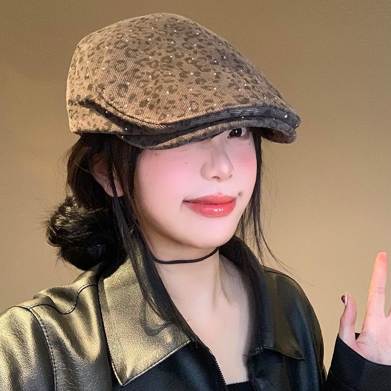 Retro Spice Girl Leopard Print Beret Style Show Face Small Fashion Versatile Forward Hat Personality Peaked Hat