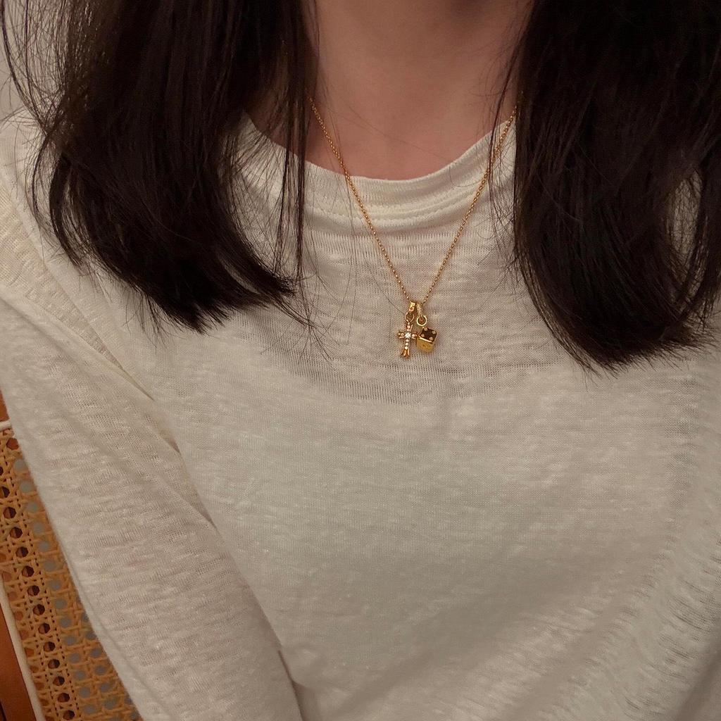 Zircon Cross Pendant Necklace - High-End Clavicle Chain with Cold Style for Women