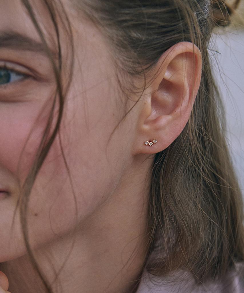 Akarki 10K Lumi Arch Earrings