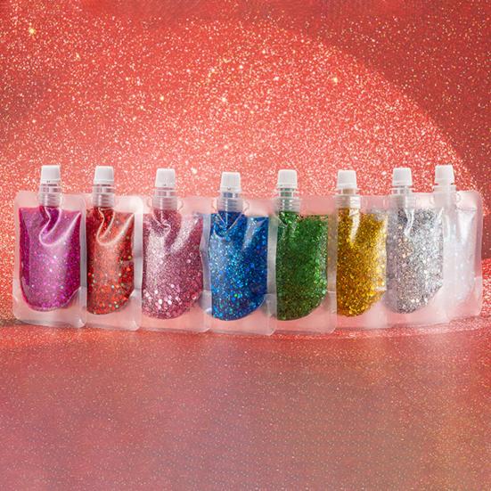 Augenglitzer, Haar, Gesicht, Lippe, Körperkunst, funkelnde Pailletten, glitzernder flüssiger Lidschatten