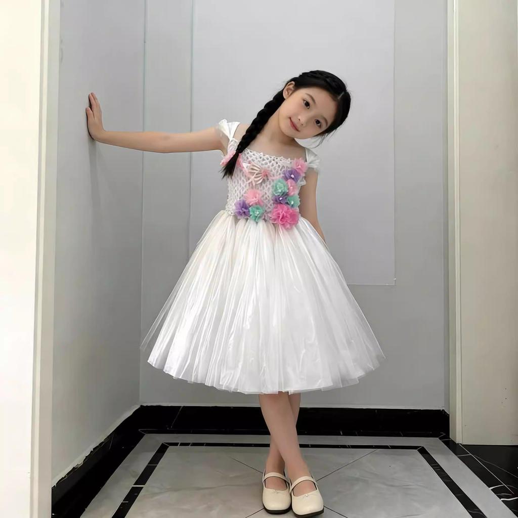 Eco-Friendly Parent-Child Mermaid Fashion Show Outfits - Handmade DIY Materials for Kids' Environmental Fashion