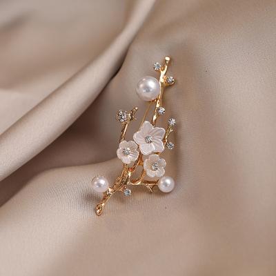 Ancient-style Branch Pearl Alloy Brooch with A Sense of Design Niche and High-end Light Luxury Accessory Corsage Coat Pin