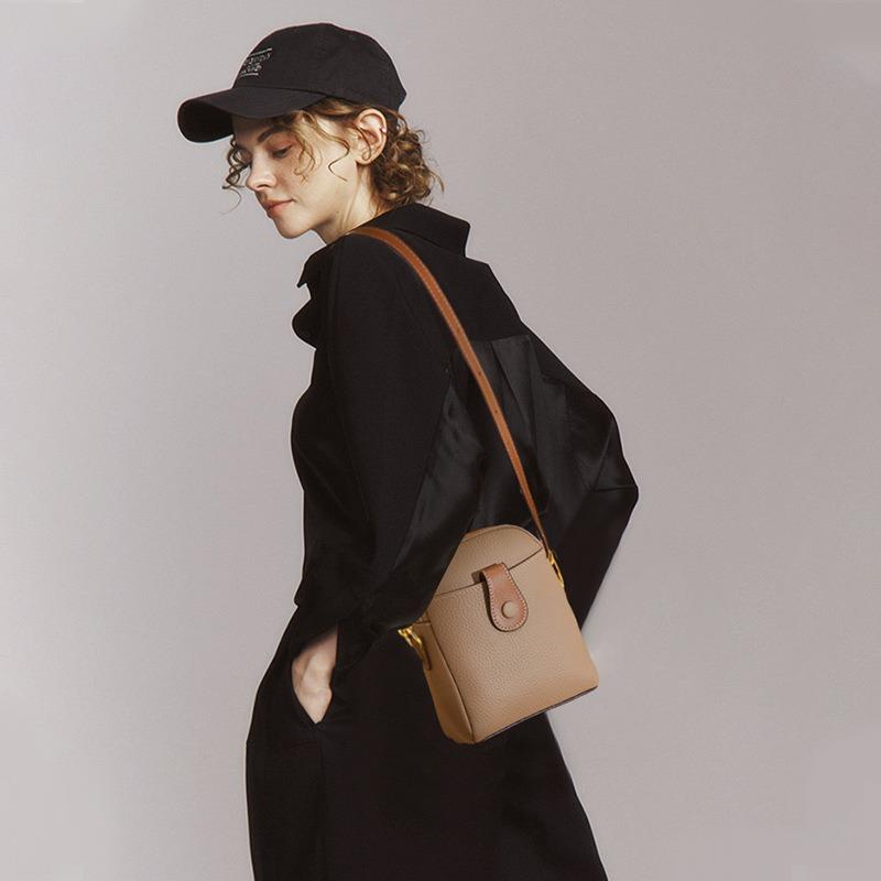 Leather mobile phone bag women's versatile new fashion women's bag messenger bag women's small bag shoulder bag small square bag