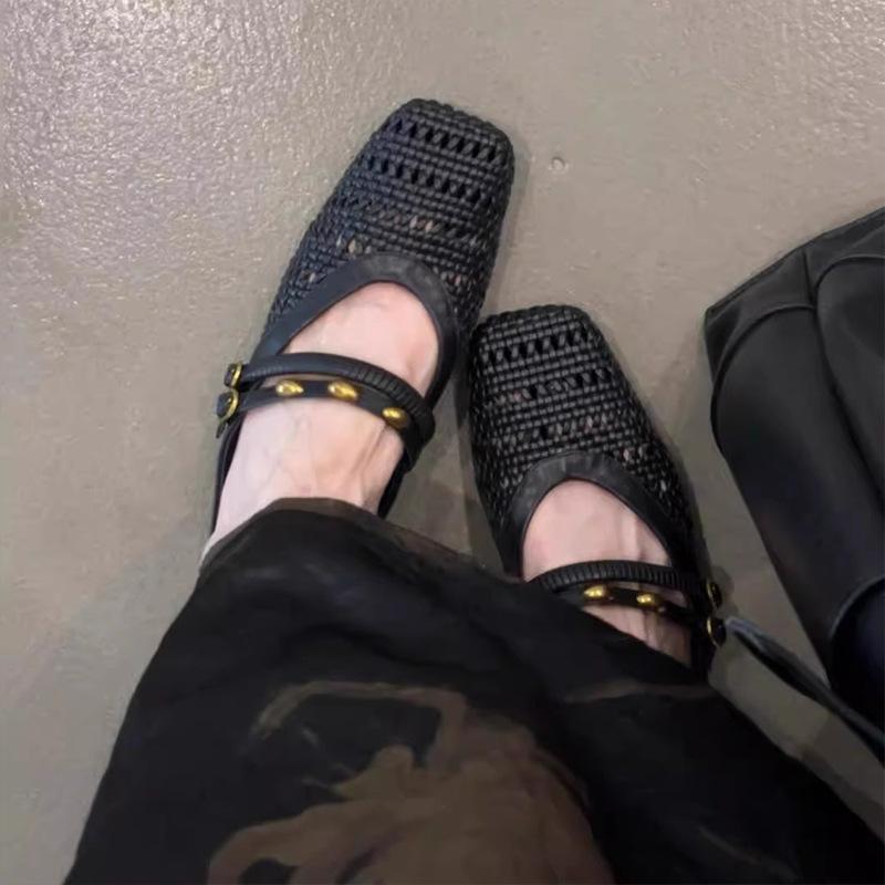 Fashion High Quality Hand Made Woven Black Slippers Women Fashion Metal Rivets Decoration Flat Slippers Comfort Breathable Office Shoes