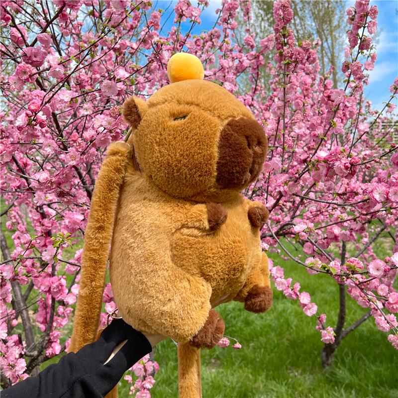 Neue Kawaii Capybara Plüschpuppe Rucksack Mini-Rucksack Freundin Urlaubsgeschenk Niedlicher Cartoon Kinderspielzeug Umhängetasche