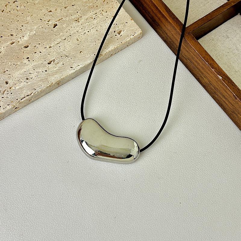 Fashion Spiral Heart-Shaped Pendant Necklace for Women Adjustable Long Black Wax Rope Clavicle Chain Charm Couple Birthday Gift