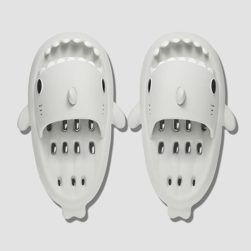 Divat Comwarm üreges cápacsúszdák nőknek Férfiak aranyos rajzfilm otthoni papucsok fürdőpapucsok kültéri szerelmesek strandon vastag alsó papucsok