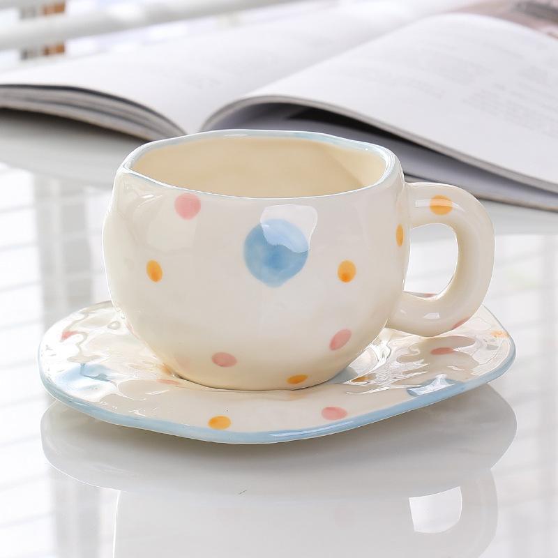 Small floral creative ceramic coffee cup and saucer, hand-squeezed, hand-painted irregular high-value breakfast cup