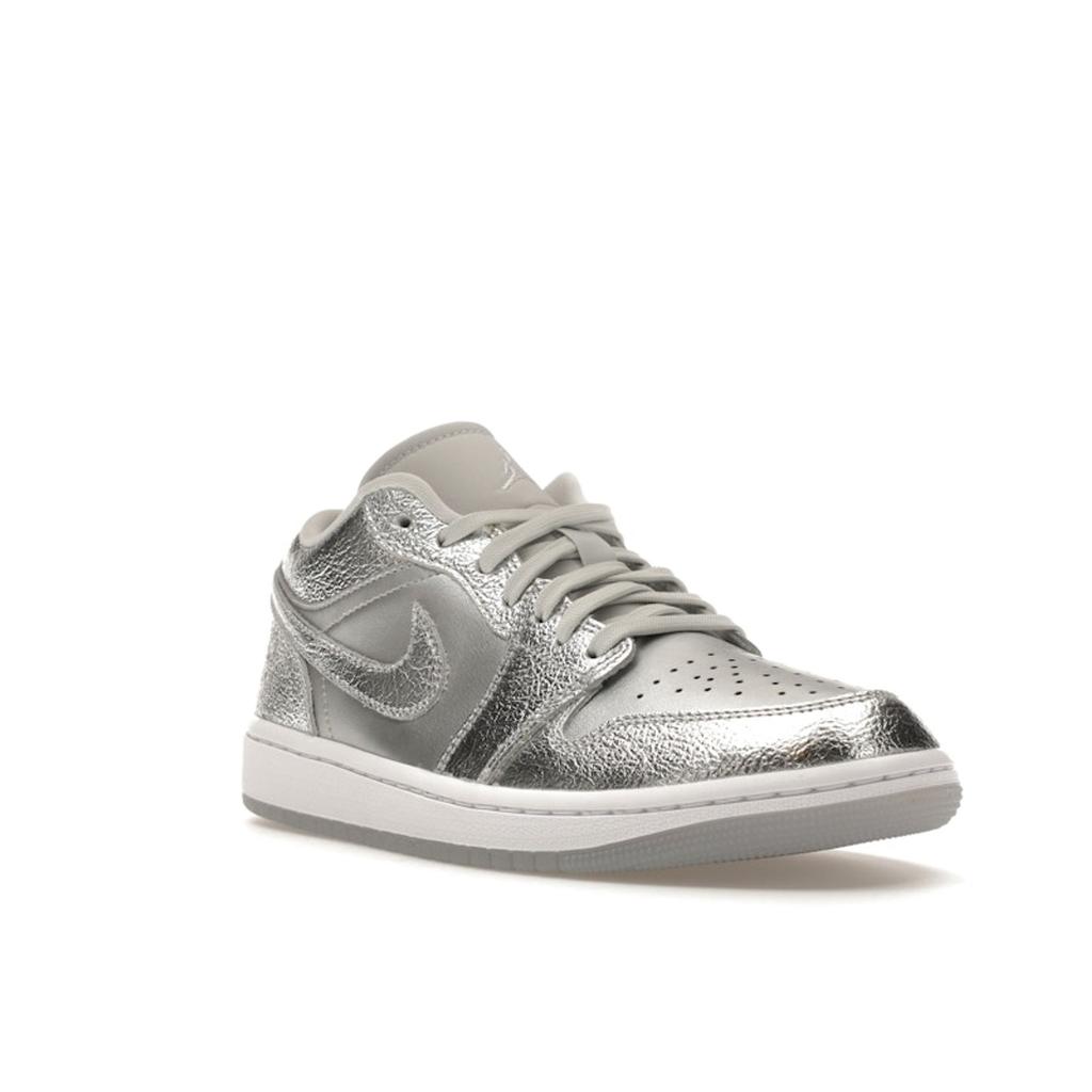 Air Jordan 1 Low SE Metallic Silver Women Sneakers Photon-Dust Wolf-Grey FN5030-001
