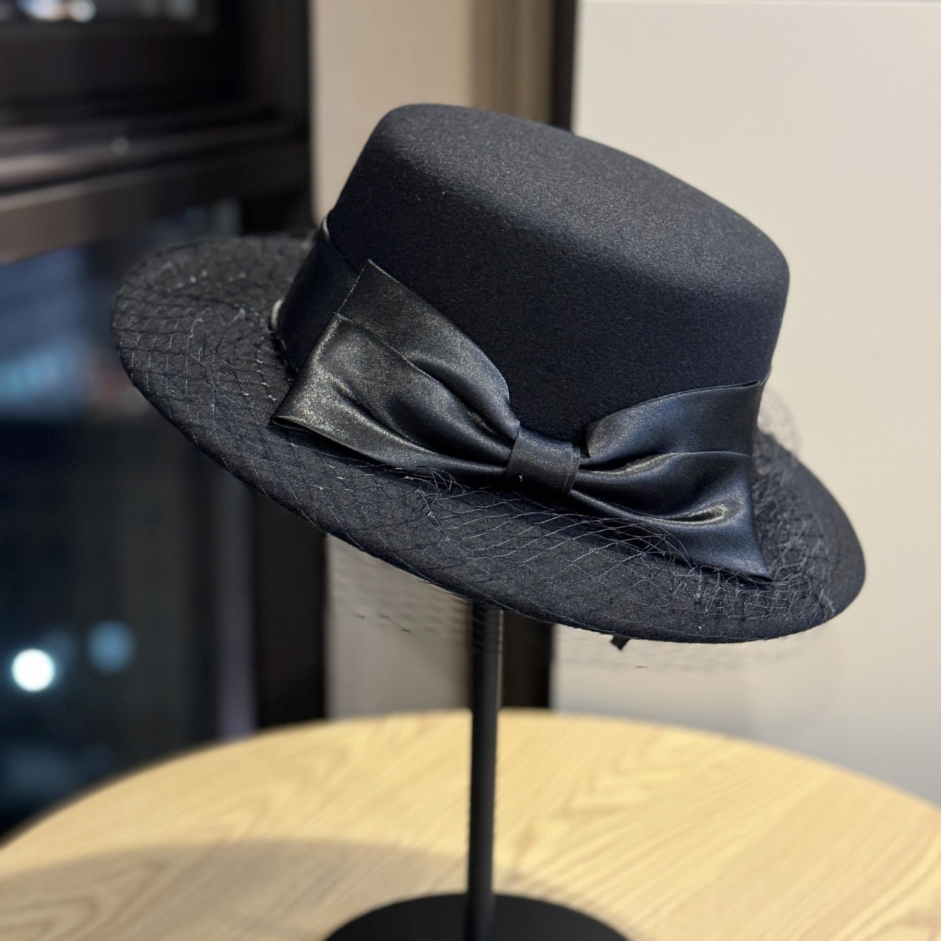 

French-style women s hat, British style, warm, face-slimming, flat-brimmed evening hat, new autumn and winter bowknot jazz hat, trendy Adult54-60Adjustable чёрный