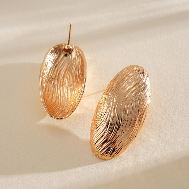 Fashion Metal Pleated Oval Geometric Stud Earrings for Women Personality Gold Color Striped Long Earrings Charms Jewelry Gift