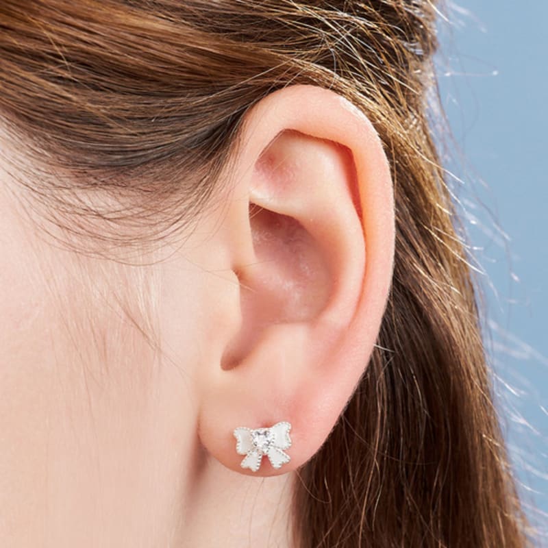 

ENGBROX seraphic ribbon cubic earring black