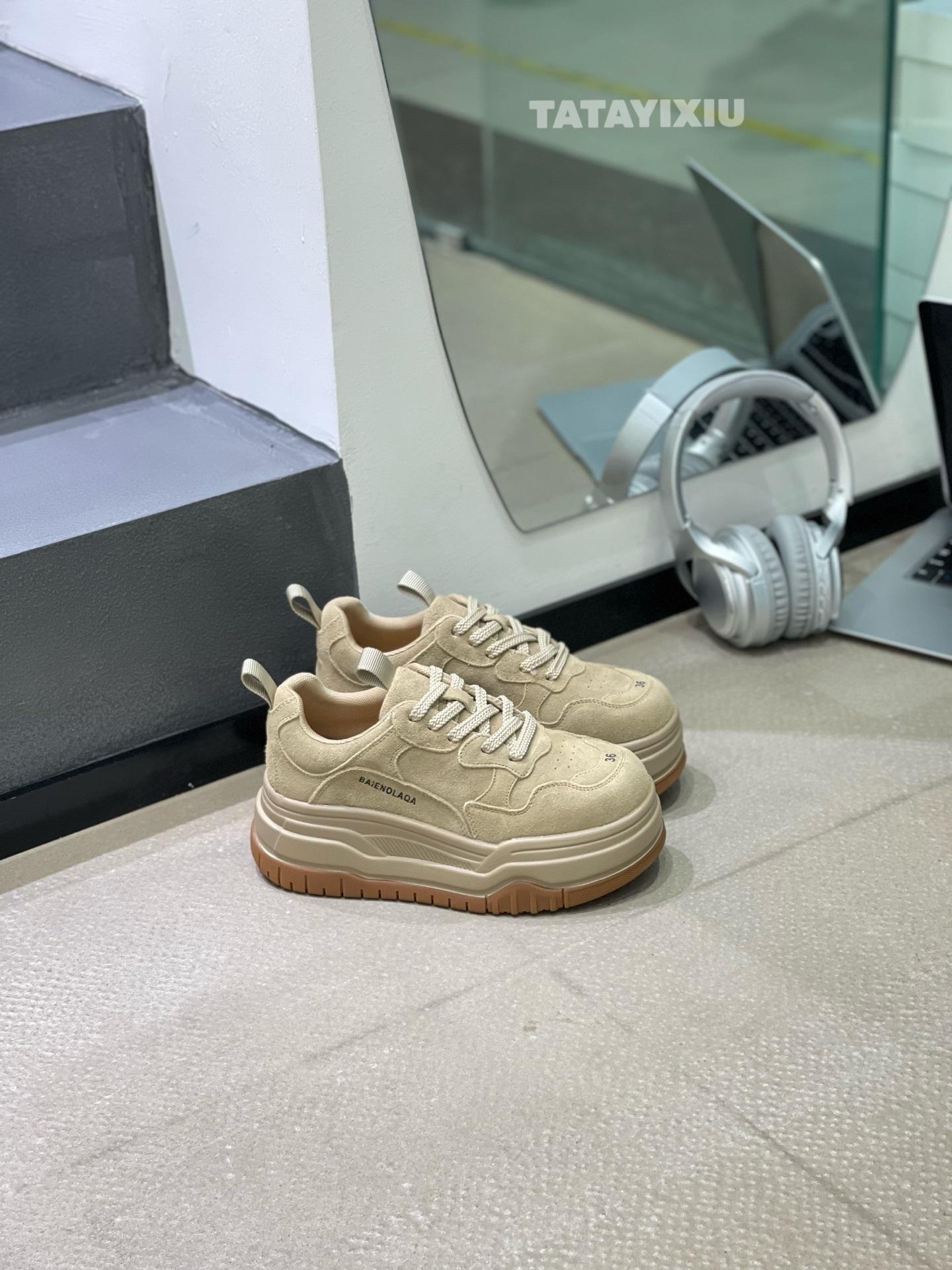 

2025 autumn new women s shoes platform height increase casual versatile fashion niche design sense leather board shoes women 35