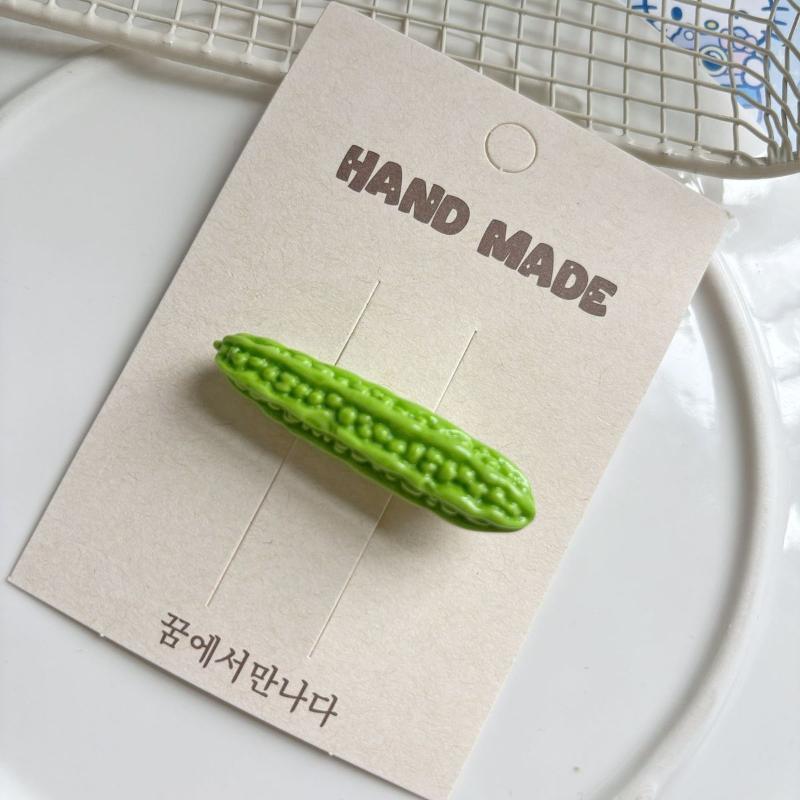 Funny Realistic Food Vegetable Barrettes Novelty Shape Hair Pins 2Pcs Random Styles Cute Hair Accessories for Party Favors