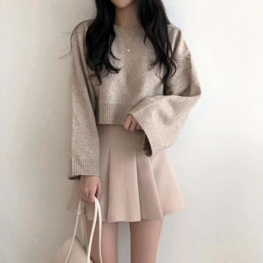 Korean Chic Long-Sleeve Knit Sweater: Women's Petite, Loose, Round Neck, Solid Color, Early Spring Style.