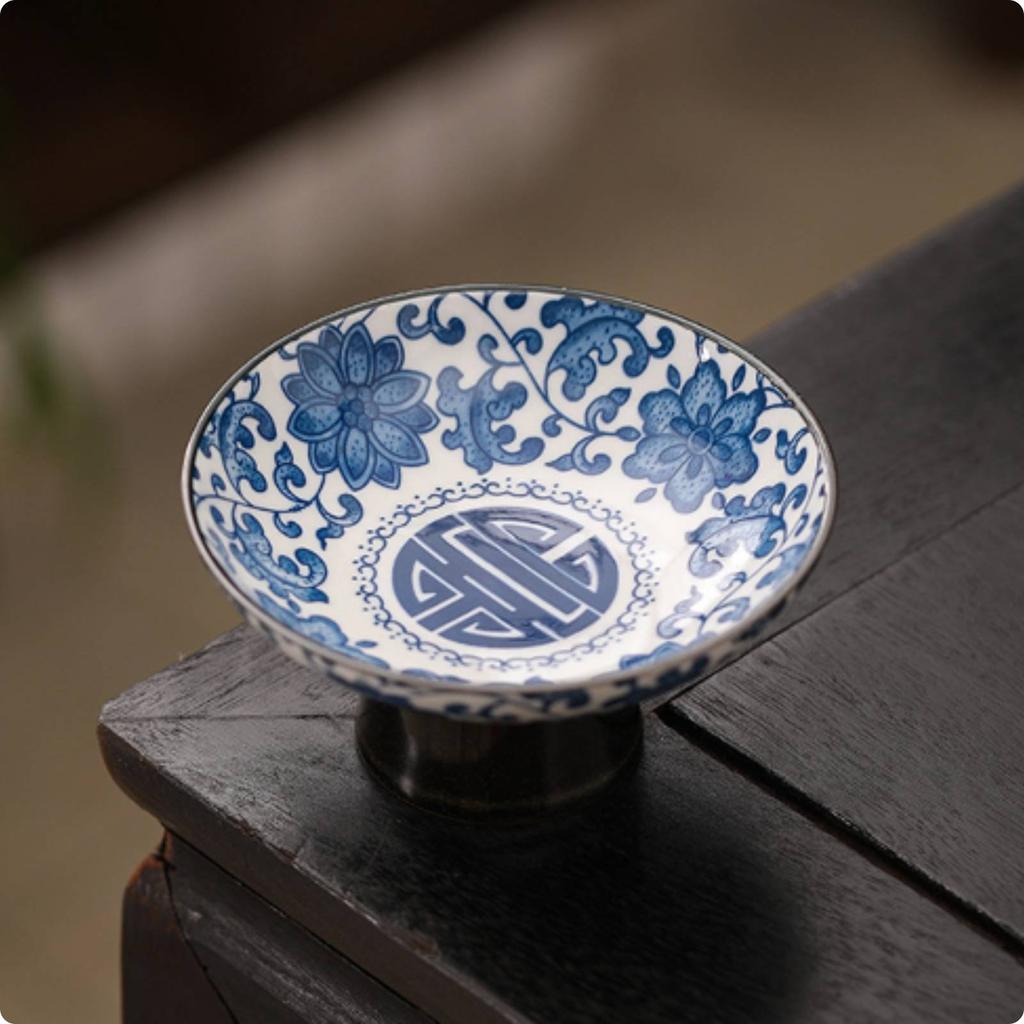 Blue and White Pedestal Bowl Decorative Porcelain Fruit Bowl Porcelain Tea Snack Plate Easy To Clean Pedestal Dessert Plate