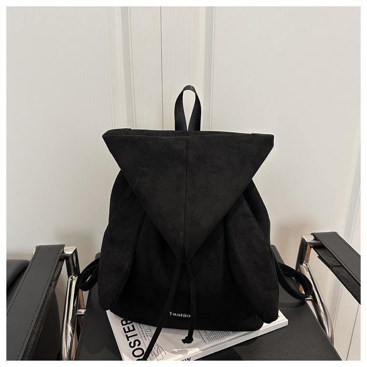 

New Women Suede Backpacks Large Capacity Casual Crossbody Bags Retro Backpack for Spring Summer Versatile Texture Commuter Bag чёрный