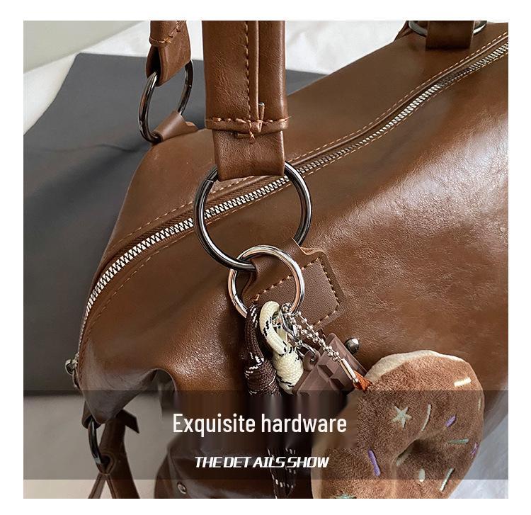 2025 Dámská kabelka ve korejském stylu s cvočky - Trendy kabelka přes rameno a do podpaží