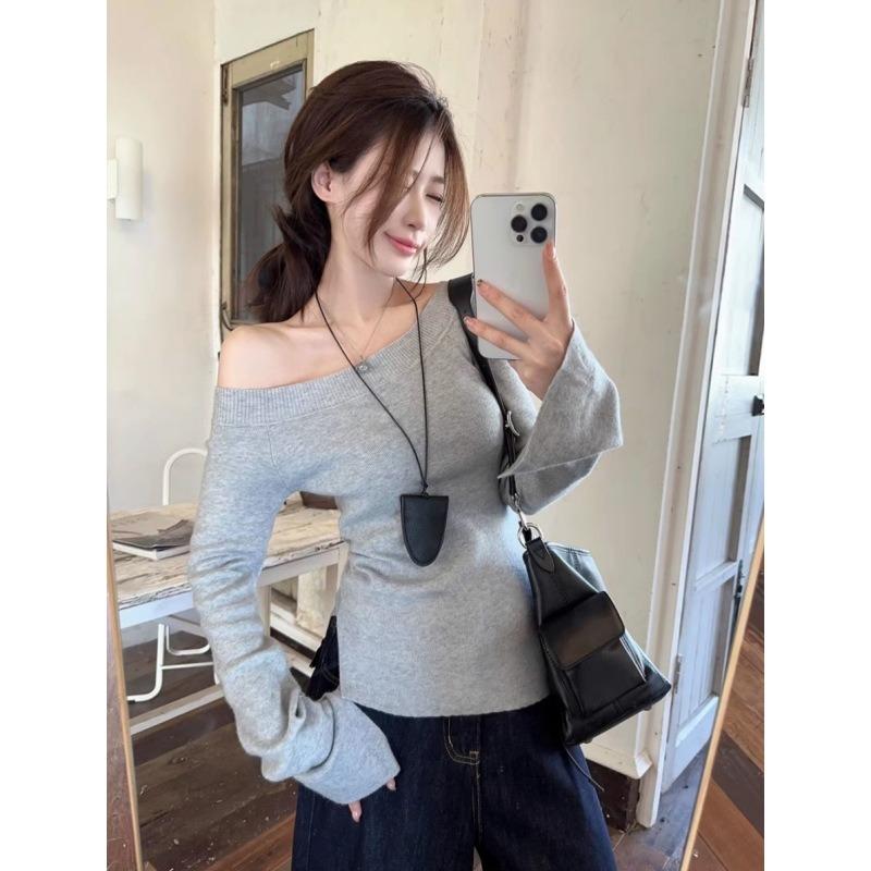 Gespalter Saum Strickpullover Damen Frühling Reiner Wunsch Stil Offene Schulter Unterhemd Diagonaler Kragen One-Shoulder Langarm Innen