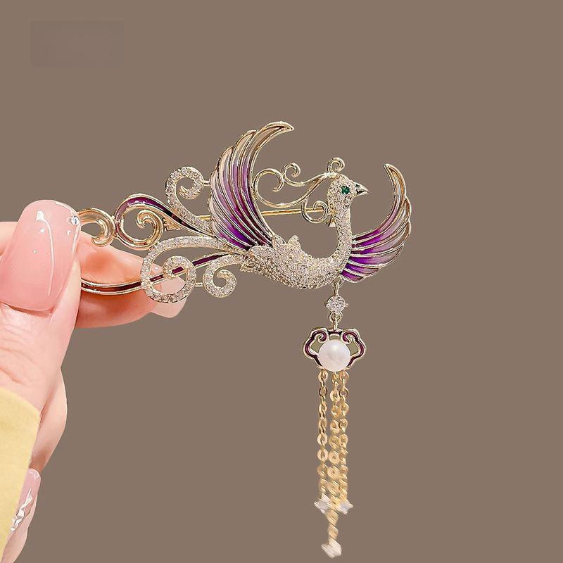 

Вінтажна брошка з перлами півонії: Елегантна ретро квіткова шпилька для жіночих костюмів