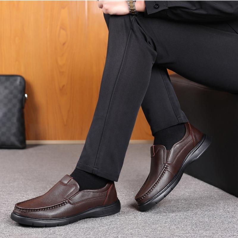 Fashion Spring Autumn Leather Casual Loafers for Men Designer Soft-soled Non-slip Driving Shoes Man Fashion Solid Color Dress Shoes Male