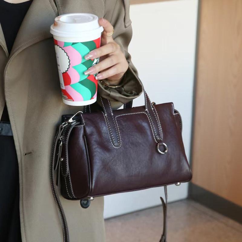 2024 Women's Retro Cowhide Shoulder Messenger Bag - High-End, Large Capacity Commuter Handbag