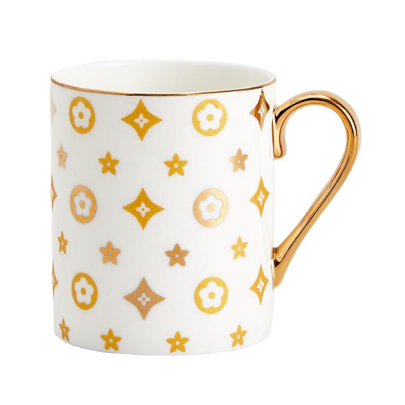 Tasse en Céramique Dorée Simple Peinte à la Main Luxe Léger Mug en Porcelaine d'Os Britannique Tasse pour Couple Tasse à Café Souvenir