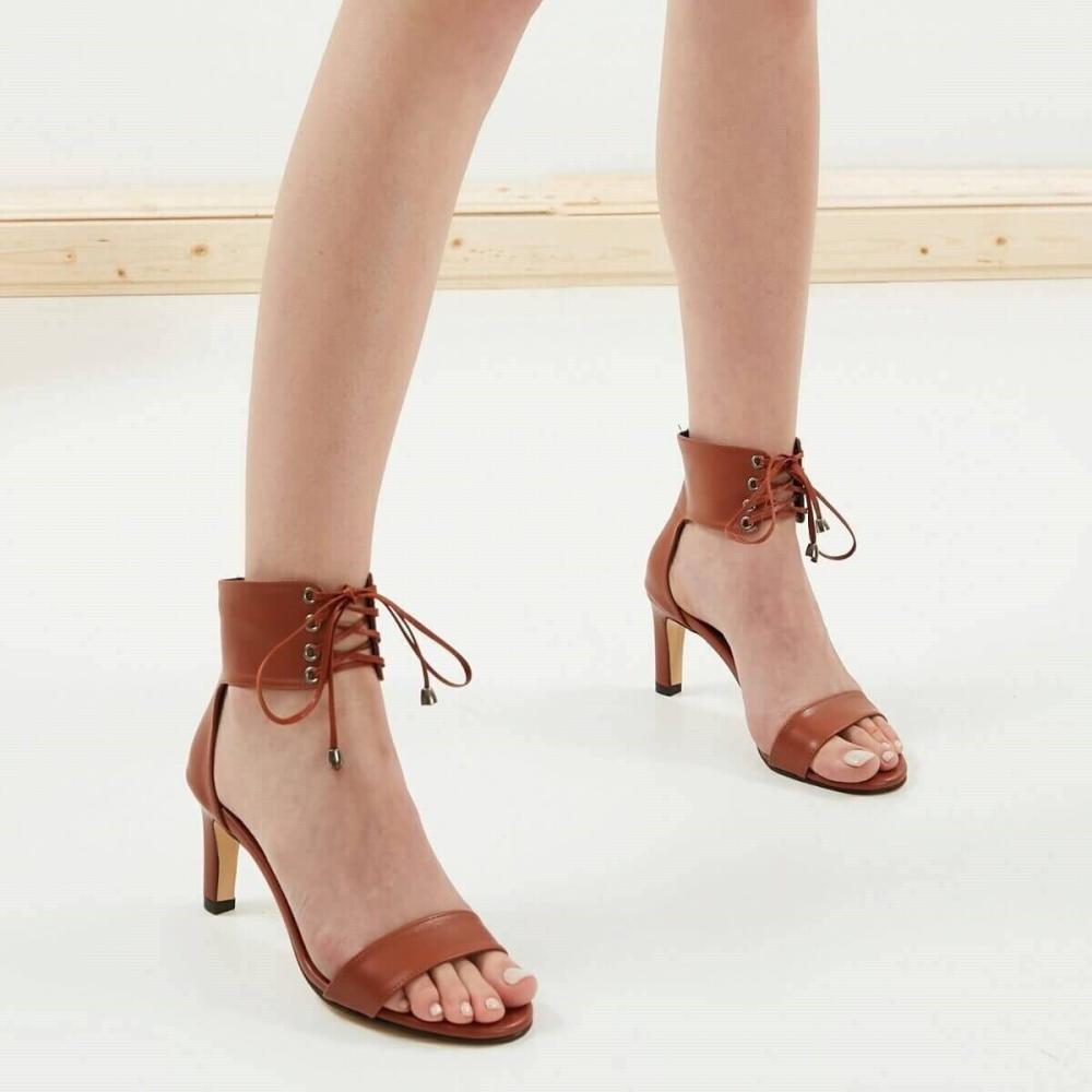 

Женская мода Таба Туфли на каблуке со шнуровкой