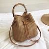Bolso de hombro tipo cubo femenino de paja de ratán de verano hecho a mano, de gran capacidad, de tela, para playa, con asa superior de madera, tipo bandolera