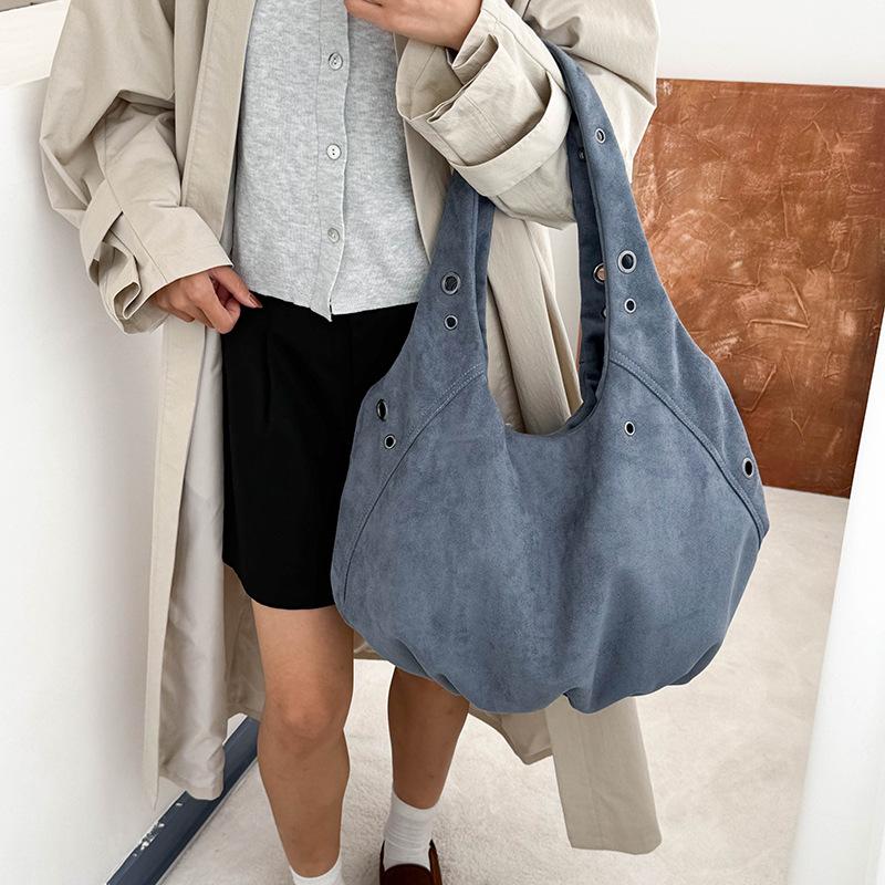 Suede bag women's large capacity 2025 new autumn and winter retro shoulder armpit bag commuter tote dumpling bag