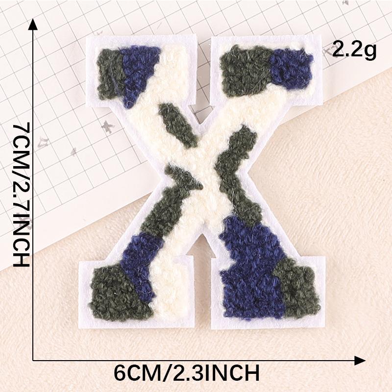 Computerstickerei Handtuchstickerei Stoffetikett Camouflage Englisches Alphabet Handkonto DIY Patch Zubehör Chenille Stickstoffaufkleber