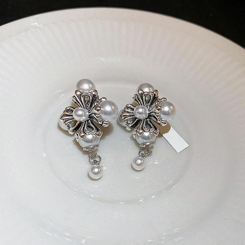 Huitan Vintage Flower Shaped Imitation Pearl Drop Earrings for Women Anti Silver Color Aesthetic Bridal Earrings Wedding Jewelry