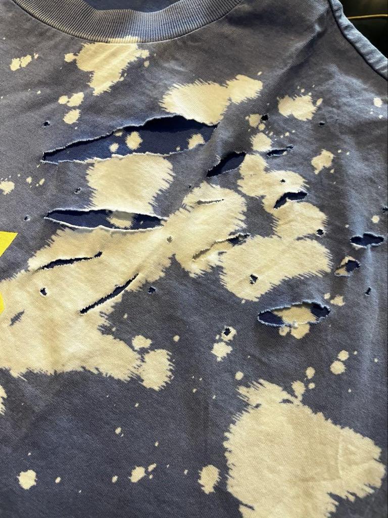 [USED] BTS V wears DSQUARED2 T-shirt, size XS