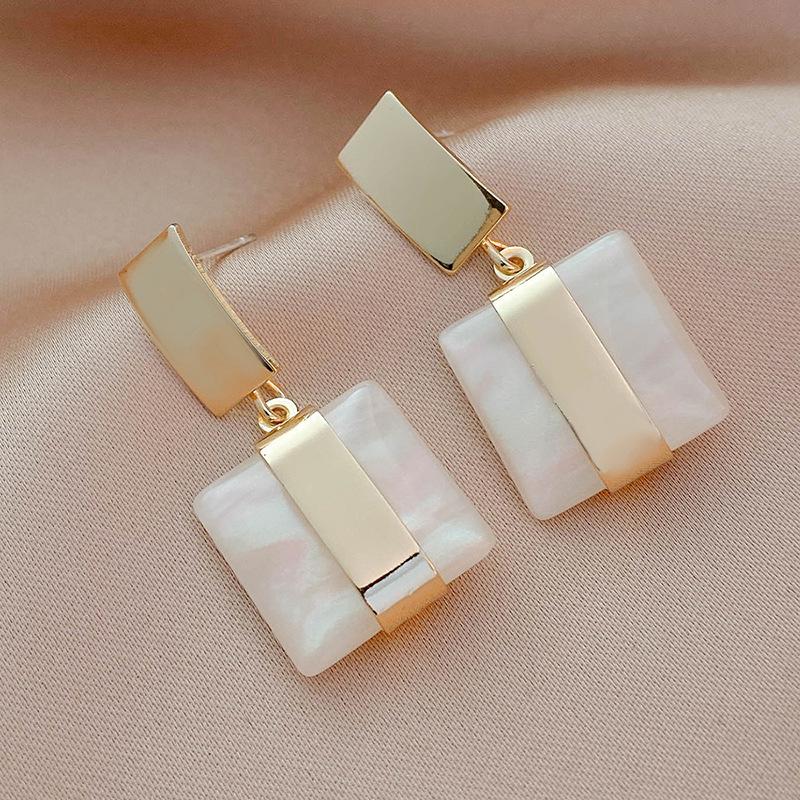 Retro Geometric Square Dangle Earrings for Women - European & American High-End Fashion