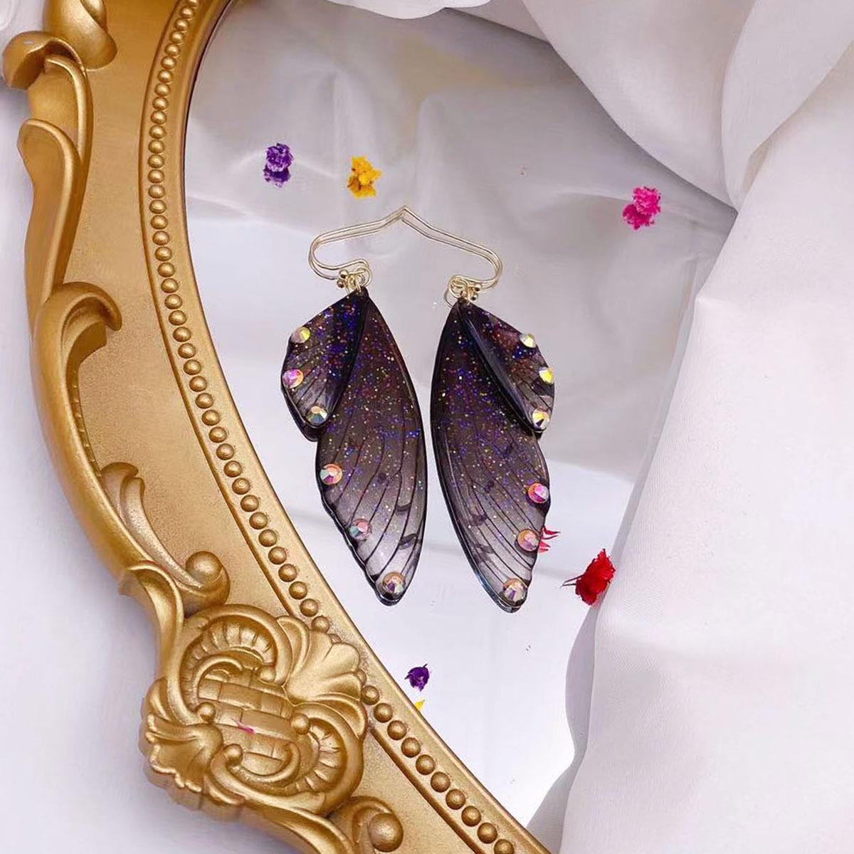 

Minar Fairy Clear Gradient Resin Simulation Wing Drop Earrings For Women Shiny Rhinestone Butterfly Earring Fashion Jewelry