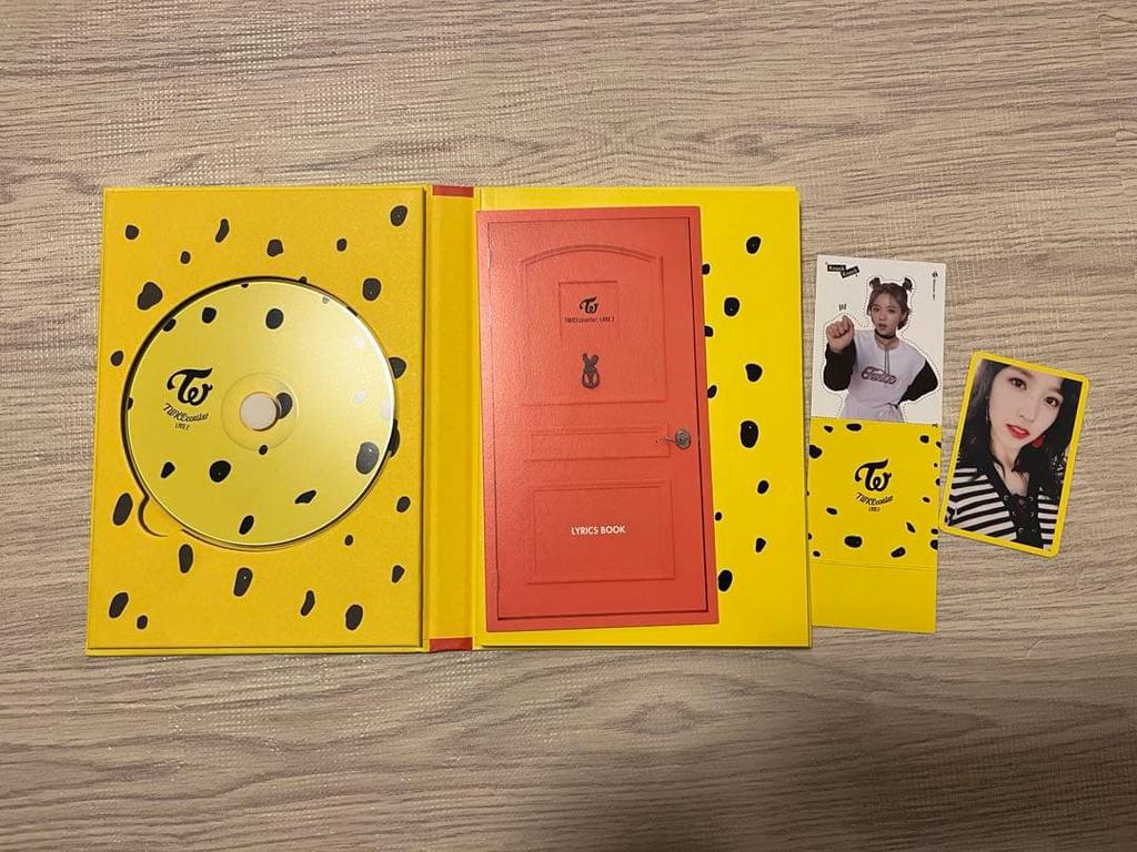 [USED] TWICE Album CD Photo Card Fan Trading Card