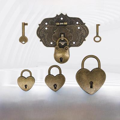 Mini Herzförmiges Legierungsvorhängeschloss mit Schlüssel, Dekoratives Metallschloss für Einsteckschloss