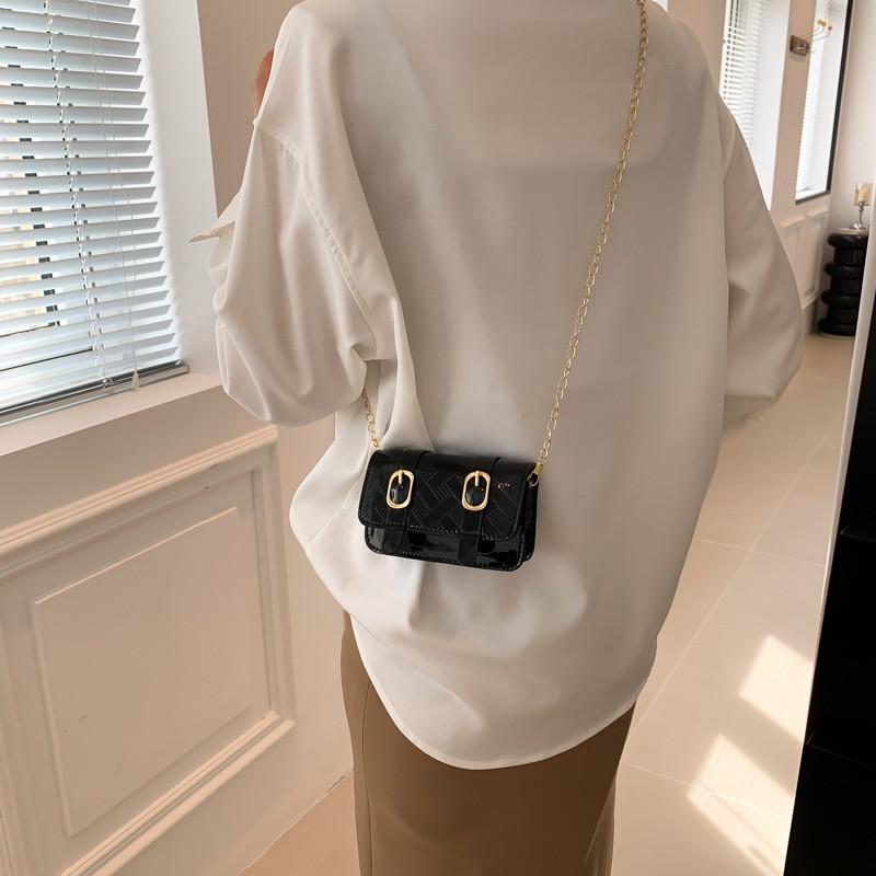 Fashionable Retro Small Square Shoulder Bag For Women In Elegant Colors