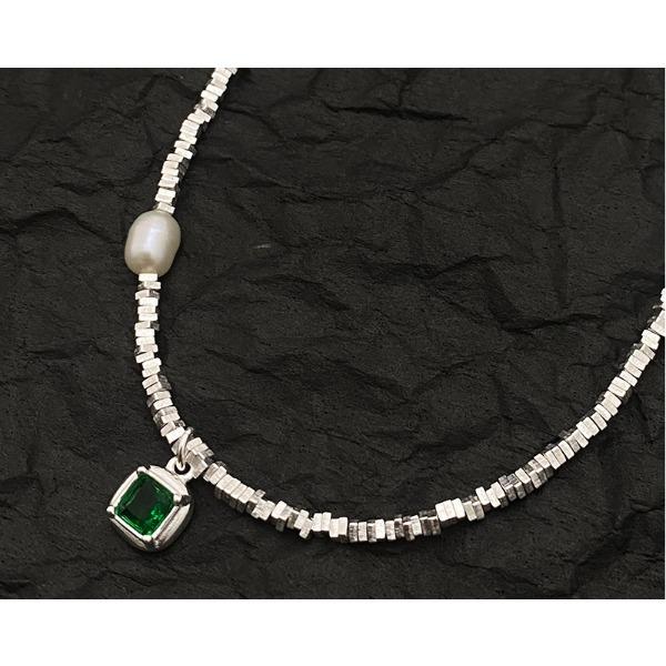 Four Corners Broken Green Square Pearl Necklace Clavicle Chain Niche Forest Series Fresh Sparkling