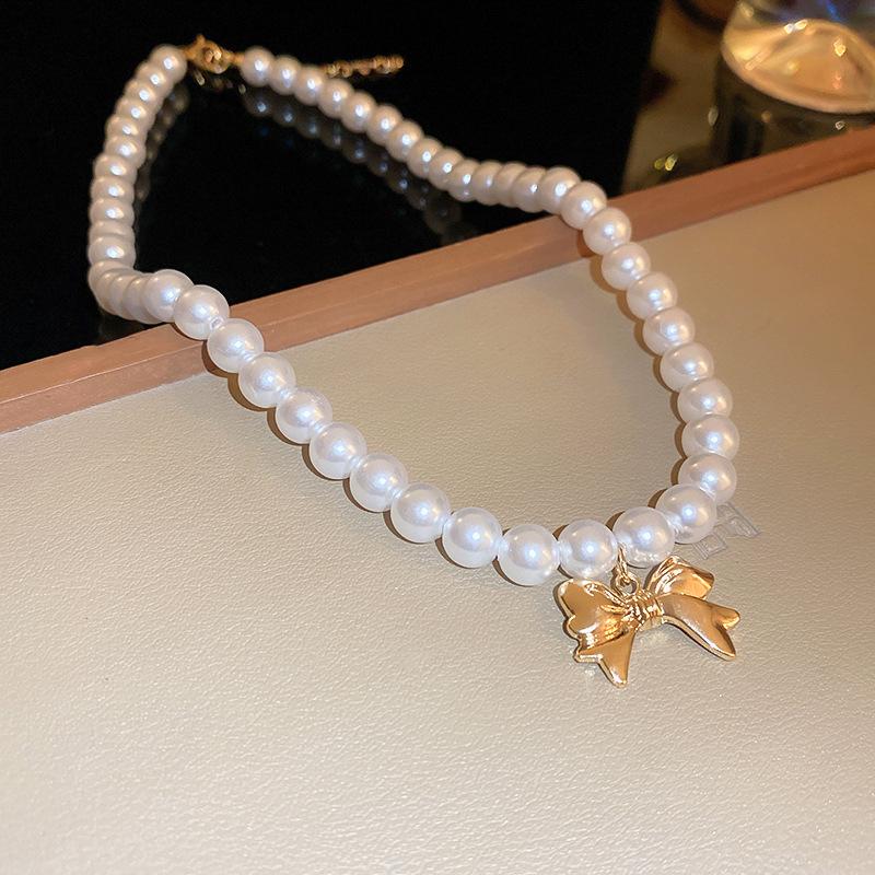 Vintage Retro Court-Style Clavicle Necklace for Women