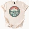 Colorado 1876 Berg Grafik T-Shirt Colorado Staat Wildtiere Elch Natur Sonnenuntergang Design Draußen Wandern Souvenir Colorado Geschenk Shirt