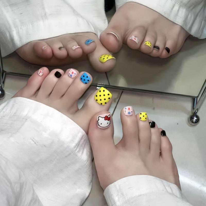Summer Kitty Polka Dot Toenail Stickers – Cute Korean Style Press-on Nails