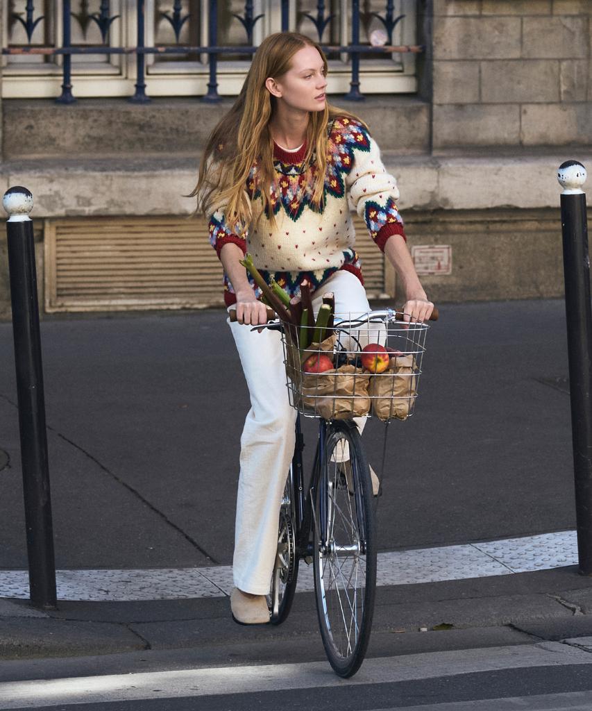 CITYBREEZE Gio Love Round Neck Knit_Ivory