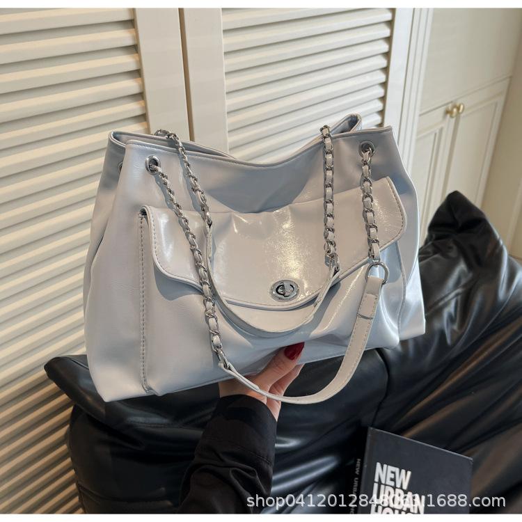 

Summer fashion chain bag women s 2025 new large-capacity messenger bag solid color niche shoulder bag commuter bag синий