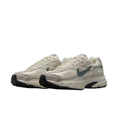 Nike Iniciátor Soft Pearl Light Orewood Brown Dark Smoke Grey Clay - IH0579-012