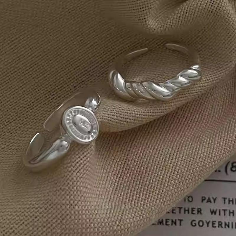 Minimalist Modern Copper Twist Ring For Women Stylish Design For Wear Everyday