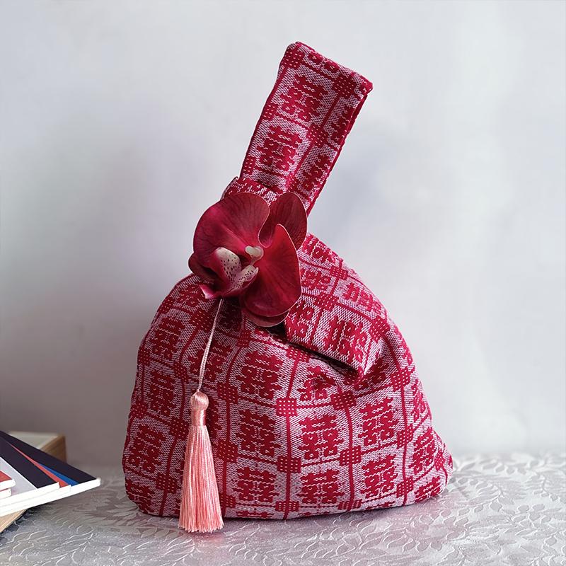 New Chinese Style Knot Wrist Bag Tassel Flower Pendant Cheongsam Hanfu Accessories Wrist Bag Small Tote Bag Wedding Handbags