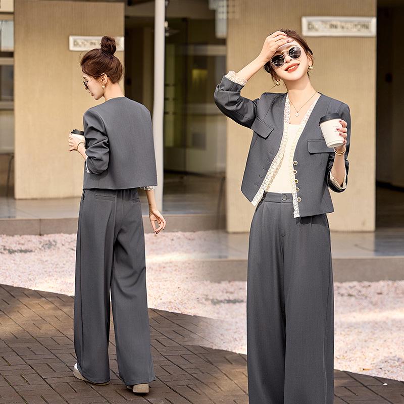 

Женский весенний 2025 года шикарный комплект из жакета с кружевными вставками и брюк широкого кроя L: 120-130 lbs серый