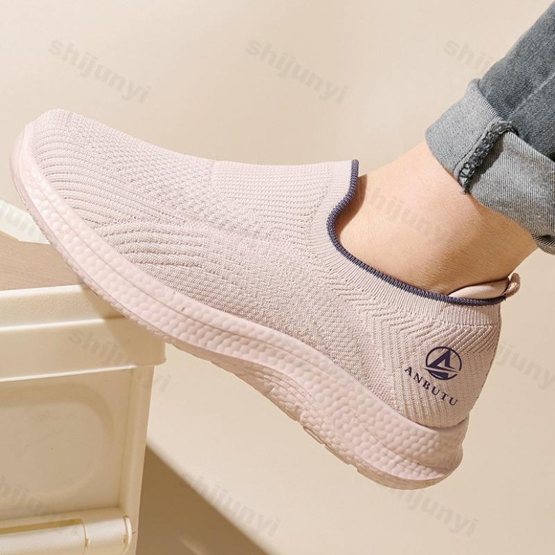 Fashion Couples' 2025 Summer New Fly Weave Mesh Breathable Casual Sports Shoes Women's Fashion Comfortable Flats Men's Slip On Sneakers